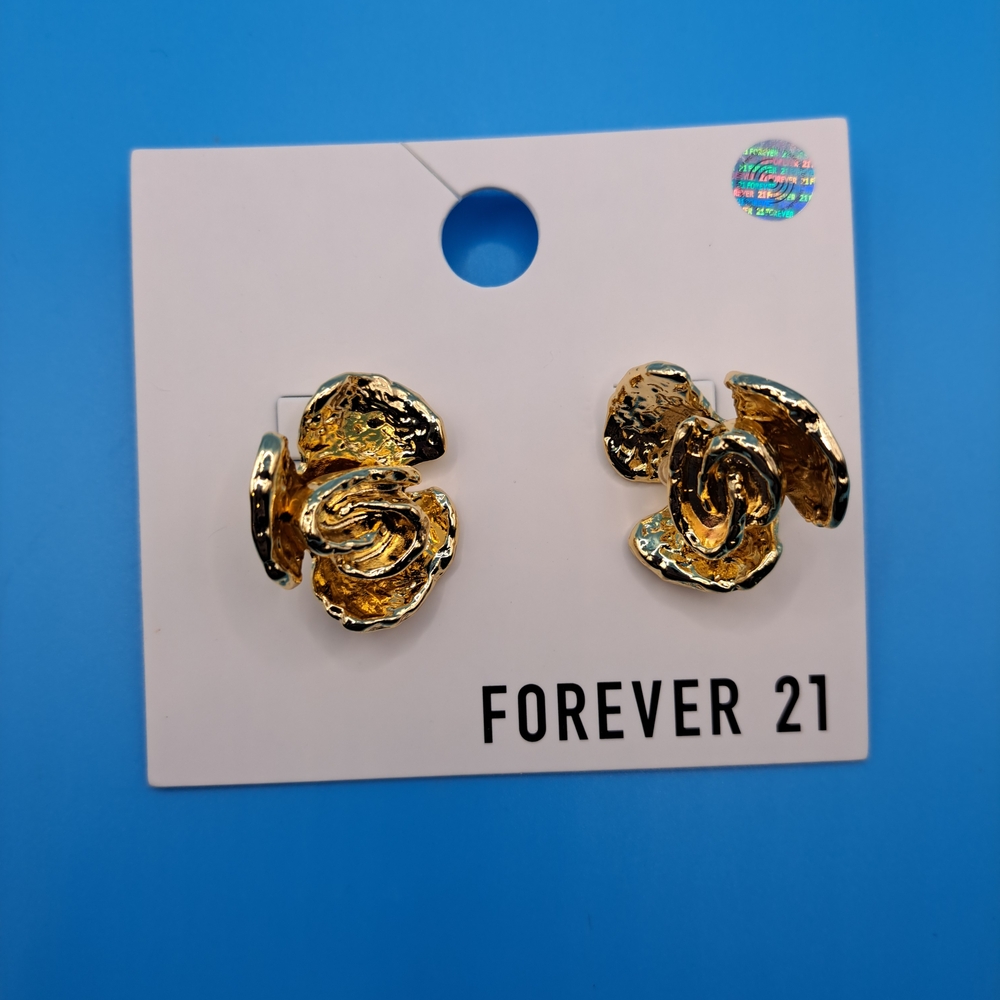 Forever 21 Gold Sculpted Earrings